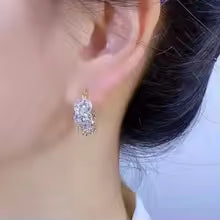 French Fashion Light Luxury Zircon Hoop Gold Color Earrings for Women New Trend Elegant Temperament Ladies Wedding Party Jewelry